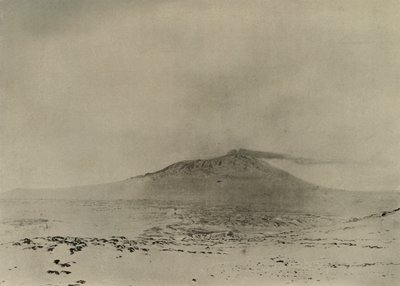 تدفق الدخان من فوهة إريبوس ، c1908 ، 1909. بواسطة غير معروف