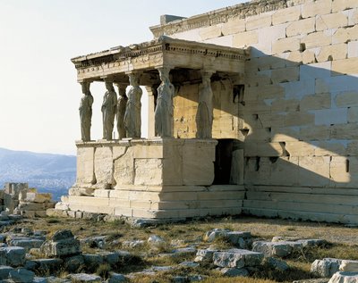 الواجهة الجنوبية لمعبد Ereichteion ، أكروبوليس أثينا. تصوير. بواسطة غير معروف