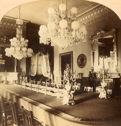 غرفة الطعام الرسمية ، قصر الرؤساء ، واشنطن العاصمة ، الولايات المتحدة الأمريكية ، c1900. بواسطة غير معروف
