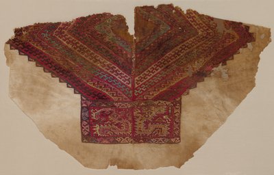 نير منسوج من نسيج من تونك ، 800-1200. بواسطة غير معروف