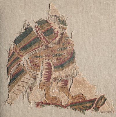 نسيج مع طيور مقطوعة الرأس ، 800s. بواسطة غير معروف