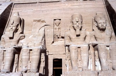 معبد أبو سمبل ، مصر ، القرن الثالث عشر قبل الميلاد بواسطة غير معروف