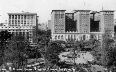 بيلتمور من بيرشينج سكوير ، لوس أنجلوس ، كاليفورنيا ، الولايات المتحدة الأمريكية ، c1933 بواسطة غير معروف