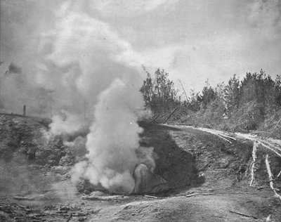 The Black Growler، Norris Geyser Basin، Yellowstone Park، Montana، USA، c1900. بواسطة غير معروف
