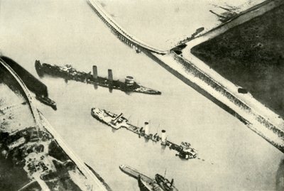 حجب ميناء زيبروج ، 1919. بواسطة غير معروف