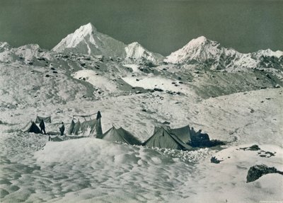 المعسكر أدناه Jongsong La ، c1903 بواسطة غير معروف