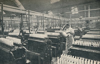 غرفة تشكيل الشموع ، c1917 بواسطة غير معروف