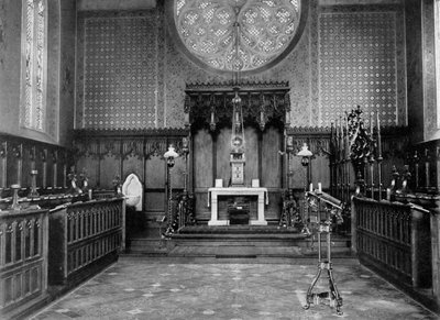 The Chancel ، الكنيسة الرسولية الكاثوليكية ، ألبوري بارك ، ساري ، 1904 بواسطة غير معروف