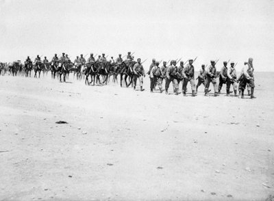 الفيلق الأجنبي الفرنسي في المناورات ، بودنيب ، المغرب ، 1911 بواسطة غير معروف