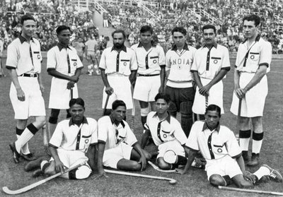فريق الهوكي الهندي ، الفائزون بالميدالية الذهبية ، أولمبياد برلين ، 1936 بواسطة غير معروف