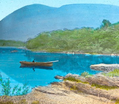 البحيرة الوسطى ، من جزيرة دينيس ، كيلارني ، c1910 بواسطة غير معروف