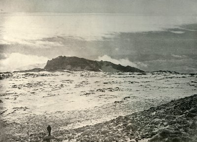 الحفرة القديمة لإيربوس ، مع الحفرة الأقدم في الخلفية ، c1908 ، 1909 بواسطة غير معروف
