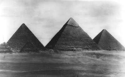 الأهرامات بالجيزة ، مصر ، 1949 بواسطة غير معروف