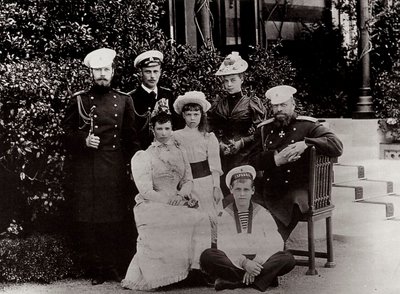 الأسرة الإمبراطورية الروسية ، c1892-c1894 بواسطة غير معروف