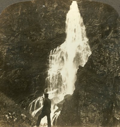 شلالات سيفل ، اندفاع ورش ، بالقرب من فندق Stalheims ، Naerodal ، النرويج ، c1905. بواسطة غير معروف