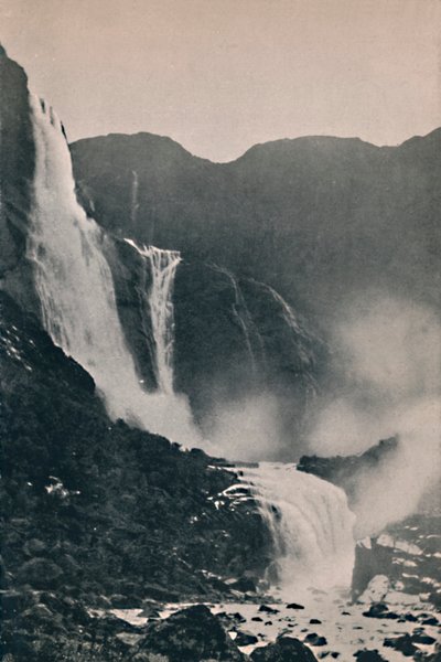 شلالات Skjeggedal ، 1914. بواسطة غير معروف