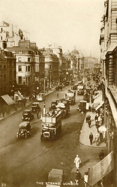ستراند ، لندن ، 1929. بواسطة غير معروف