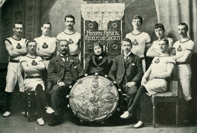 فريق أبردين الجمباز ، الفائزون في درع تحدي NPRS ، 1902. بواسطة غير معروف