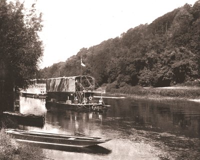 نهر التايمز تحت Cliveden Wood ، Berkshire ، 1894. بواسطة غير معروف
