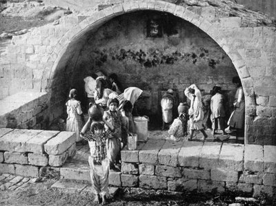 العذارى جيدا في الناصرة ، 1926 بواسطة غير معروف