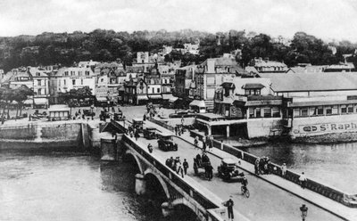 الجسر على نهر Touques ، Trouville ، فرنسا ، c1920s بواسطة غير معروف