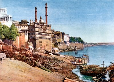 نهر الغانج وحرق غاتس في بيناريس فاراناسي ، الهند ، أوائل القرن العشرين بواسطة غير معروف