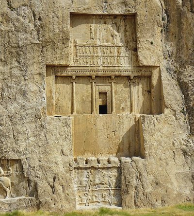 قبر الملك داريوس الأول. بواسطة غير معروف