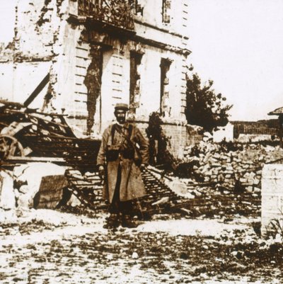 قاعة المدينة في Ablain-Saint-Nazaire ، شمال فرنسا ، c1914-c1918 بواسطة غير معروف