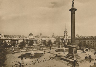 ميدان ترافالجر. حيث كان الملوك الصقور يحتفظون به مرة واحدة مع الخيول الملكية ، c1935. بواسطة غير معروف