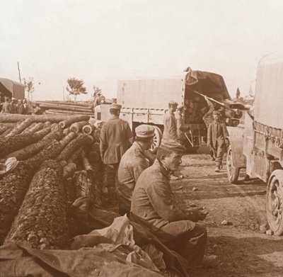 الشاحنات على Voie Sacrée ، فردان ، شمال فرنسا ، c1914-c1918. بواسطة غير معروف