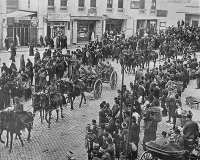 المدفعية التركية تغادر القسطنطينية في الخدمة الفعلية ، 1915 بواسطة غير معروف