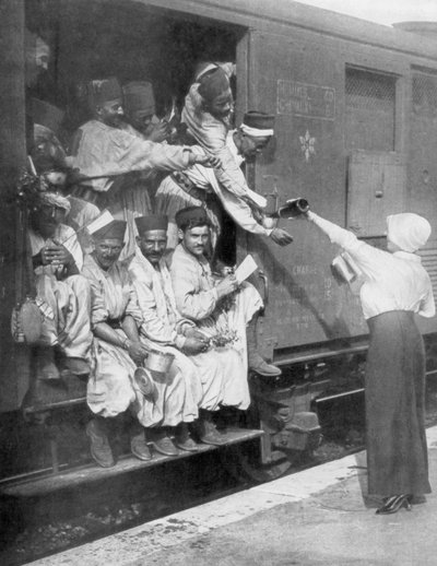 البنادق التركية في الطريق إلى الأمام بالقطار ، 1914 بواسطة غير معروف
