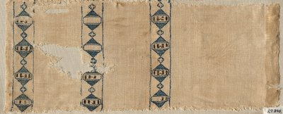 قطعتان من وشاح أو غطاء رأس ، 1300. بواسطة غير معروف