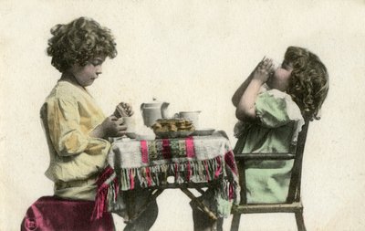 طفلين صغيرين ، أواخر القرن التاسع عشر أو أوائل القرن العشرين بواسطة غير معروف