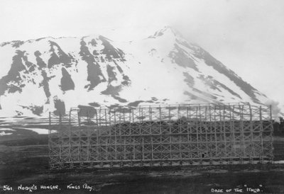 حظيرة Umberto Nobiles ، قاعدة المنطاد الإيطالي ، Kongsfjorden ، Spitzbergen ، النرويج ، 1929 بواسطة غير معروف