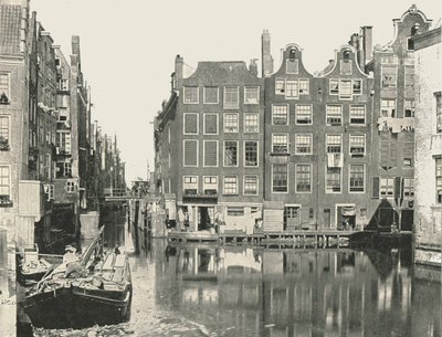 منظر لإحدى القنوات الرئيسية ، أمستردام ، هولندا ، 1895. بواسطة غير معروف