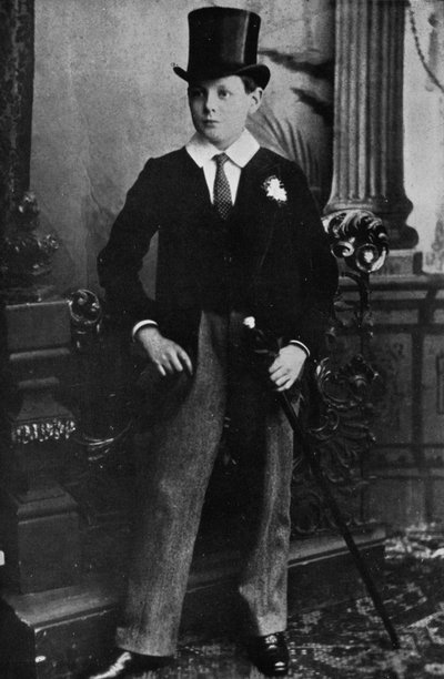 ونستون تشرشل كطالب مدرسة هارو في عام 1889 ، 1945 بواسطة غير معروف