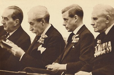 مع الرجال الذين يتذكرون ، 1936 1937 بواسطة غير معروف