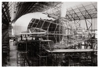 Zeppelin LZ 126 قيد الإنشاء ، فريدريشهافين ، ألمانيا ، 1924 1933 بواسطة غير معروف
