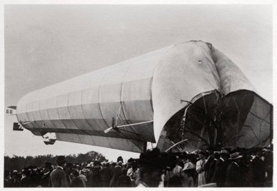 Zeppelin LZ 5 at Goeppingen ، ألمانيا ، 1909 1933 بواسطة غير معروف