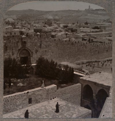بوابة صهيون. جبل الزيتون وجبل سكوبس في المسافة ، c1900 بواسطة غير معروف