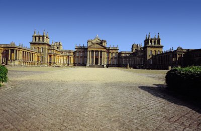 قصر بلينهايم ، المنظر الخارجي ، بناه جون فانبرو ، (1664-1726) ونيكولاس هوكسمور ، (1661-1736) بين 1705 و 1722 ، أوكسفوردشاير ، المملكة المتحدة بواسطة غير معروف غير معروف