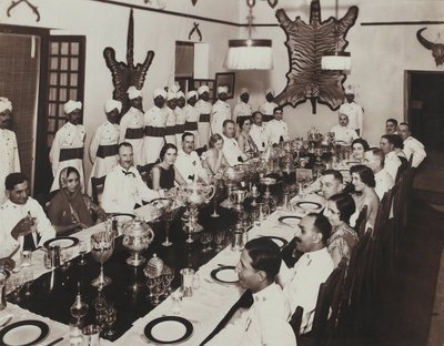 عشاء فخم بواسطة غير معروف