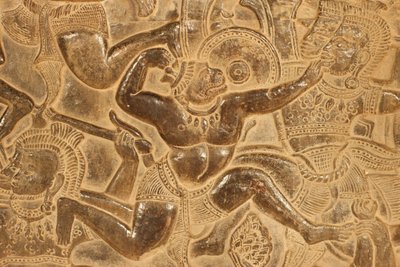 أنغكور وات. تفاصيل النحت البارز من معركة كوروكشيترا سيم ريب في كمبوديا بواسطة غير معروف