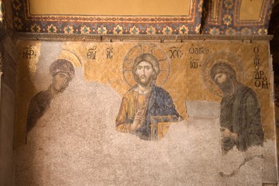 أوروبا وآسيا وتركيا واسطنبول ومتحف آيا صوفيا (537 م ، مسجد وكنيسة سابقًا) ، لوحة فسيفساء تصور المسيح ومريم ويوحنا المعمدان بواسطة غير معروف