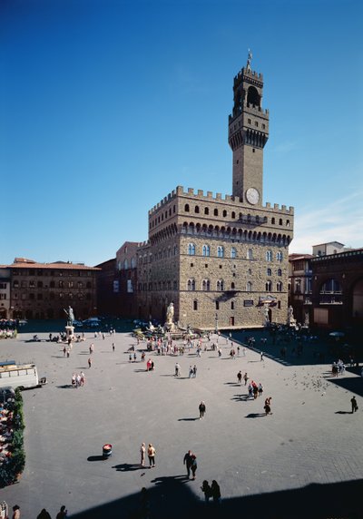 الجزء الخارجي من Palazzo Vecchio الذي صممه Arnolfo di Cambio بواسطة غير معروف