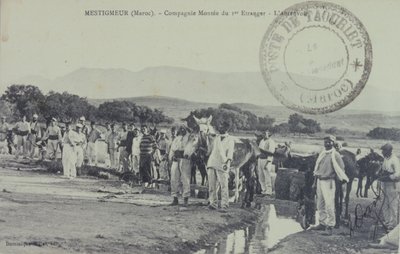 جنود الفيلق الفرنسي الاستعماري الفرنسي في دورية بالقرب من جبال الأطلس، المغرب. بطاقة بريدية 1909 بواسطة فنان غير معروف