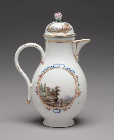 إبريق بغطاء من مصنع Meissen Porcelain Factory ، 1774-1814 بواسطة غير معروف
