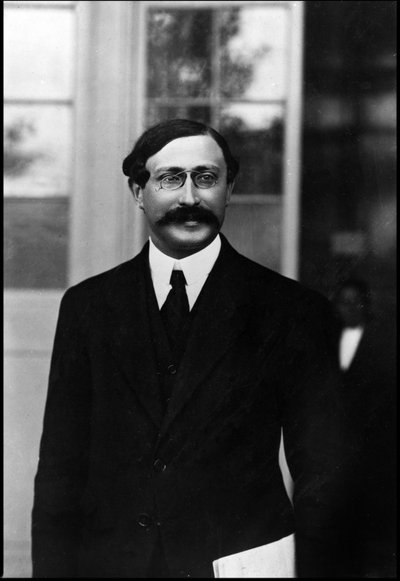 ليون بلوم، حوالي عام 1914 (صورة بالأبيض والأسود) بواسطة فنان غير معروف