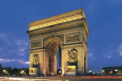 منظر الزاوية منخفض، بسبب، قوس، قوس النصر، باريس، France بواسطة فنان غير معروف